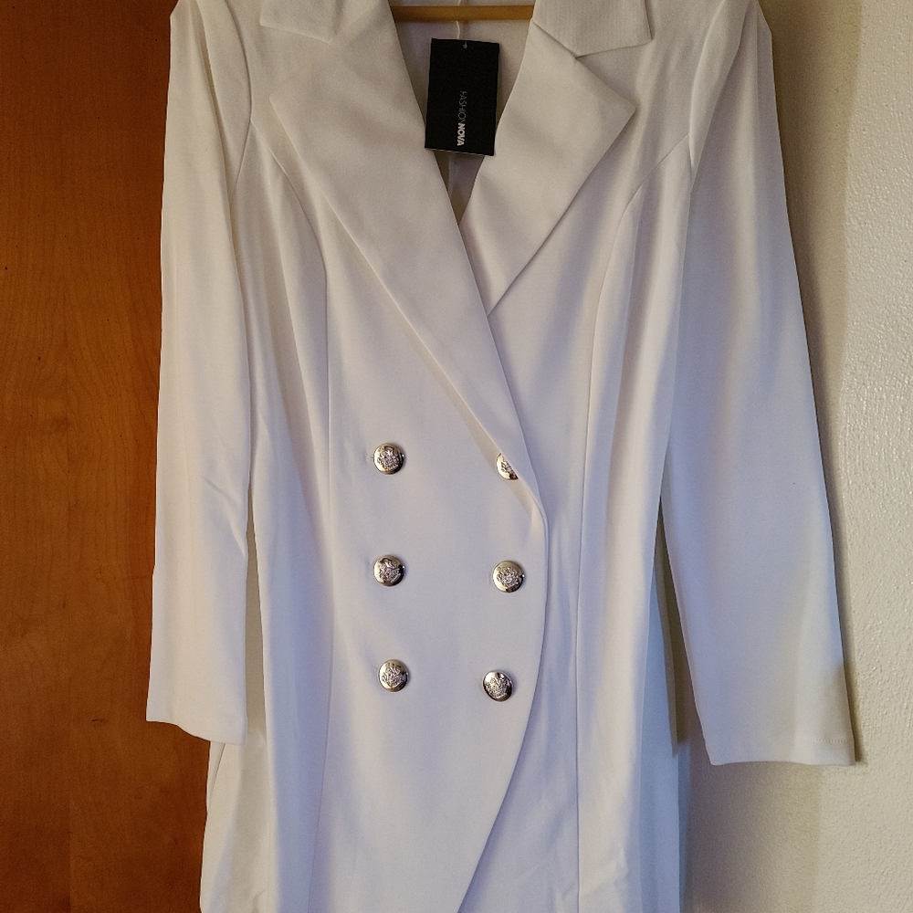 Clothing - Picture 3 of 5